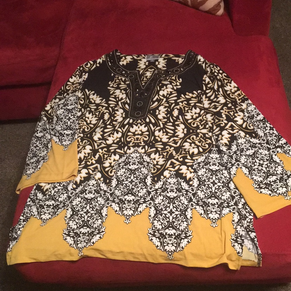 Beautiful bedazzled everywhere shirt
